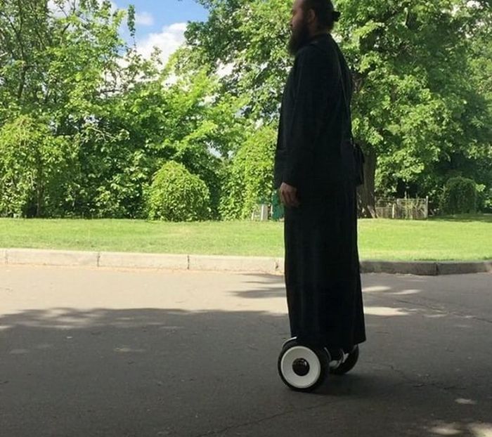Священники в свободное от работы время