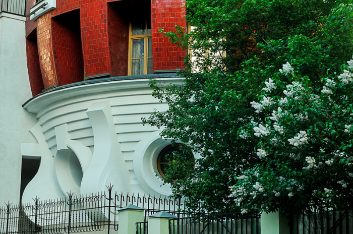 Дом-яйцо в Москве как символ лужковской архитектуры Дом-яйцо в Москве как символ лужковской архитектуры