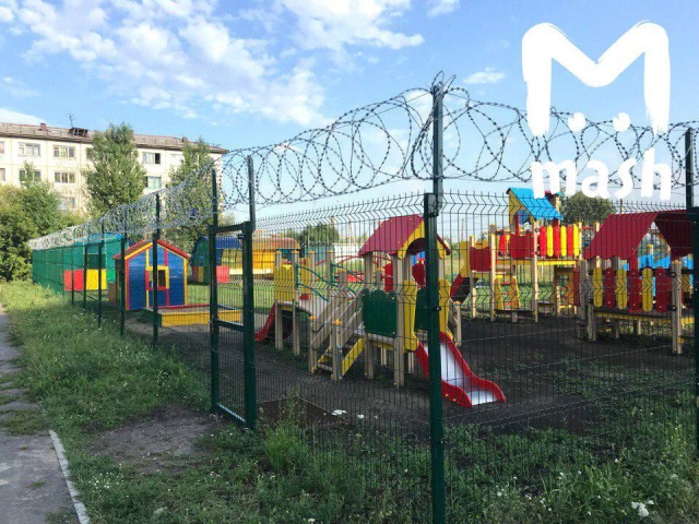 Детская площадка в Омске с "защитой" от вандалов