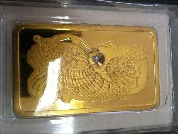 Фальшивое золото (4 фото)