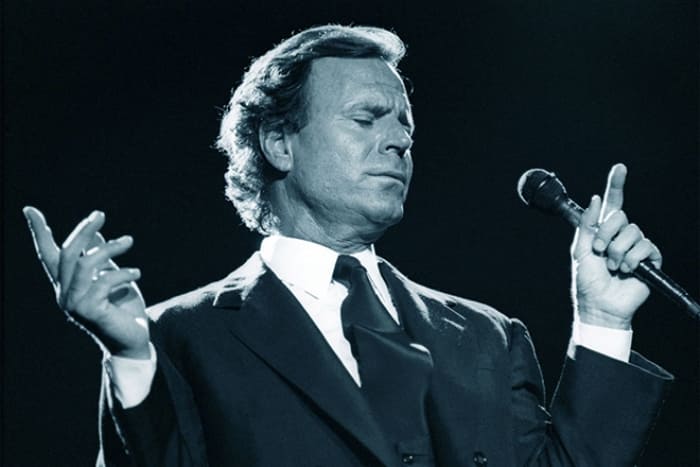 Хулио Иглесиасу вчера исполнилось 75 лет