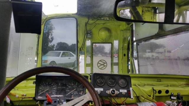 Volkswagen T2, который ездит «на боку»