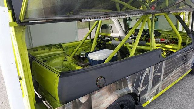 Volkswagen T2, который ездит «на боку»