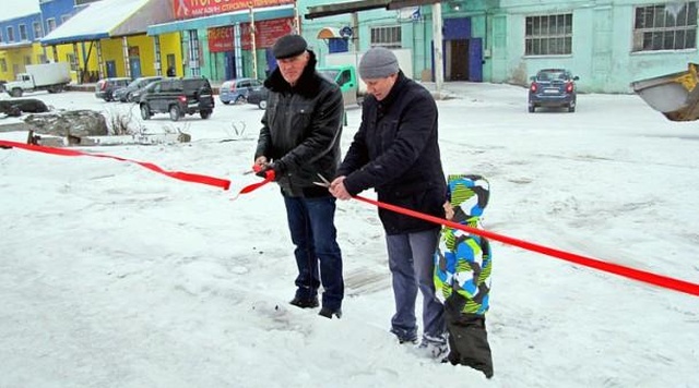 Красная ленточка и шарики уже стали обыденностью для наших чиновников