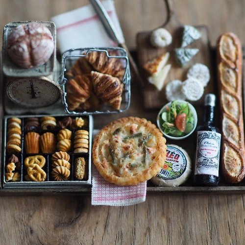 Миниатюрный мир японской художницы Киёми