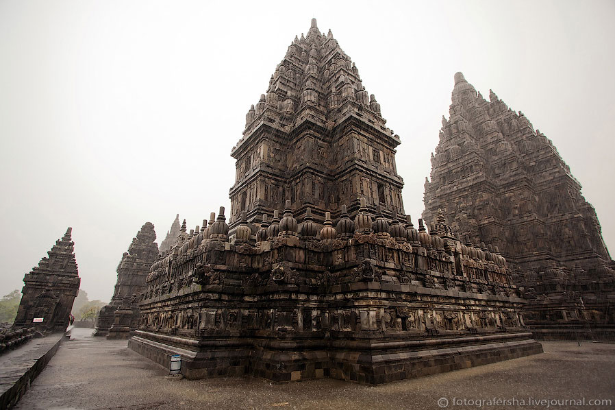 Памятник Всемирного наследия ЮНЕСКО: комплекс храмов Прамбанан