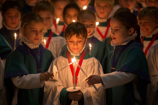 Перед Новым годом в разных уголках мира