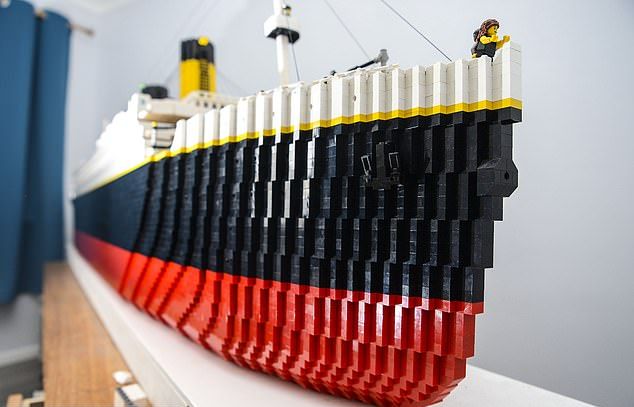 Копия Титаника из Lego, на создание которой у дедули ушло 2 года и 40 000 деталей