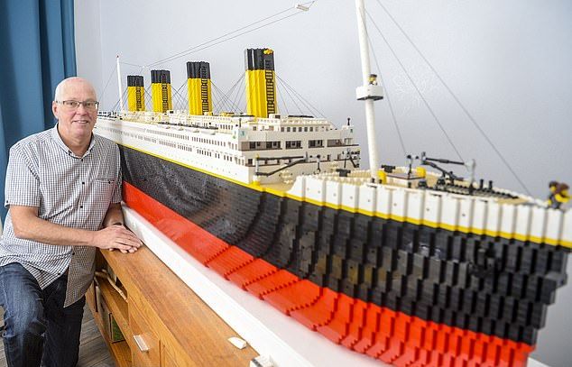 Копия Титаника из Lego, на создание которой у дедули ушло 2 года и 40 000 деталей