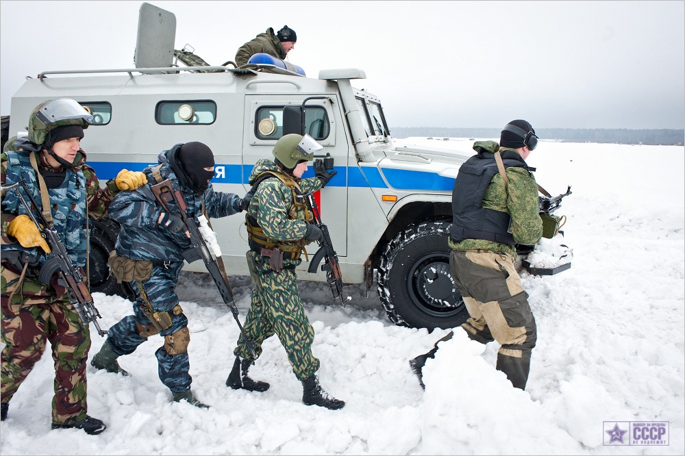 Московский ОМОН: один день на полигоне