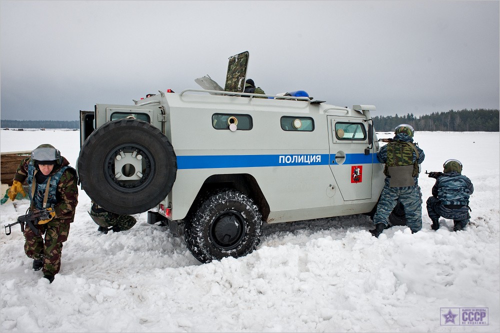 Московский ОМОН: один день на полигоне
