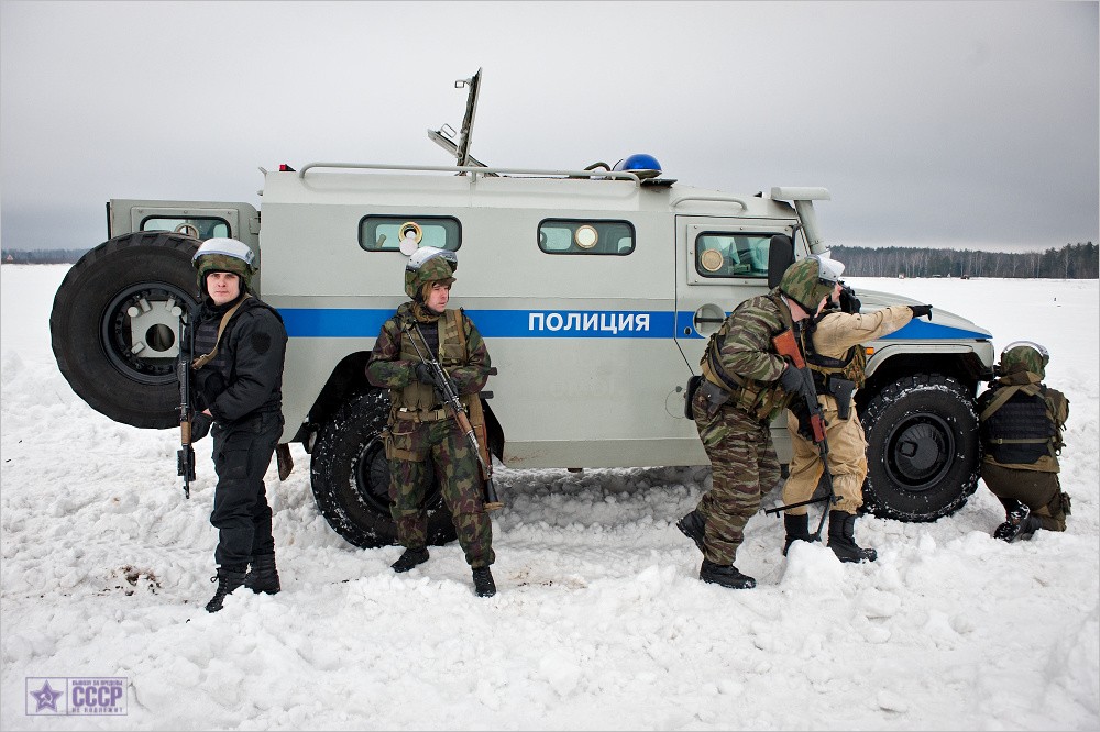 Московский ОМОН: один день на полигоне