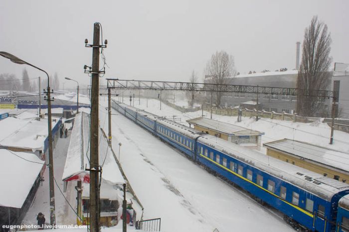Сильнейший снегопад парализовал Киев на несколько дней (86 фото)