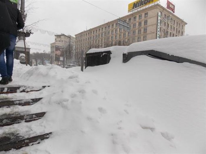 Сильнейший снегопад парализовал Киев на несколько дней (86 фото)