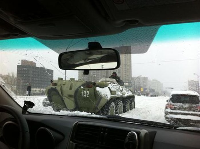 Сильнейший снегопад парализовал Киев на несколько дней (86 фото)