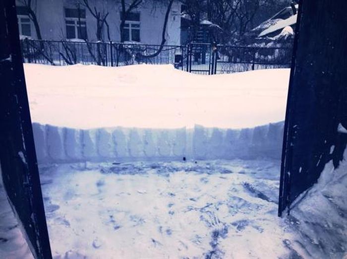 Сильнейший снегопад парализовал Киев на несколько дней (86 фото)