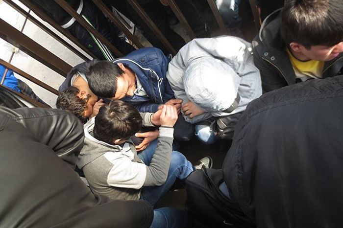 Как иностранцы получают разрешение на работу в Москве (14 фото)