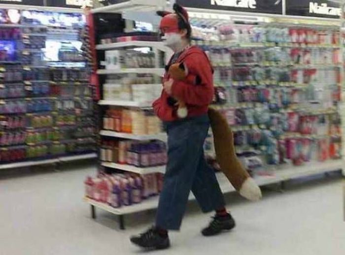 Странные посетители магазинов сети Walmart