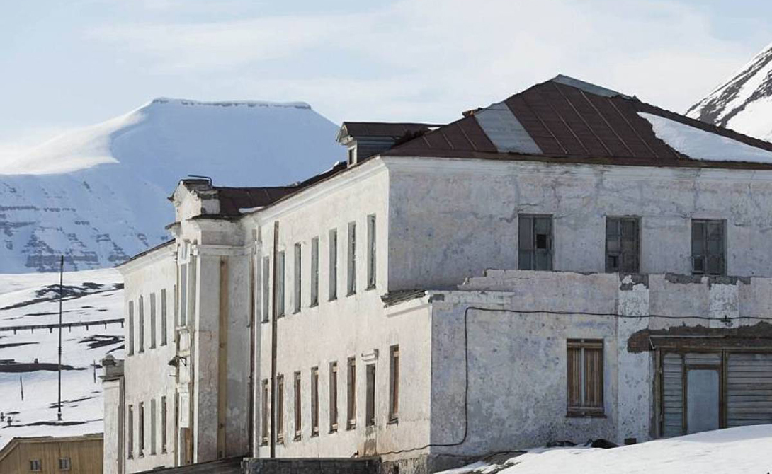 Советский город-призрак на краю света Советский город-призрак на краю света