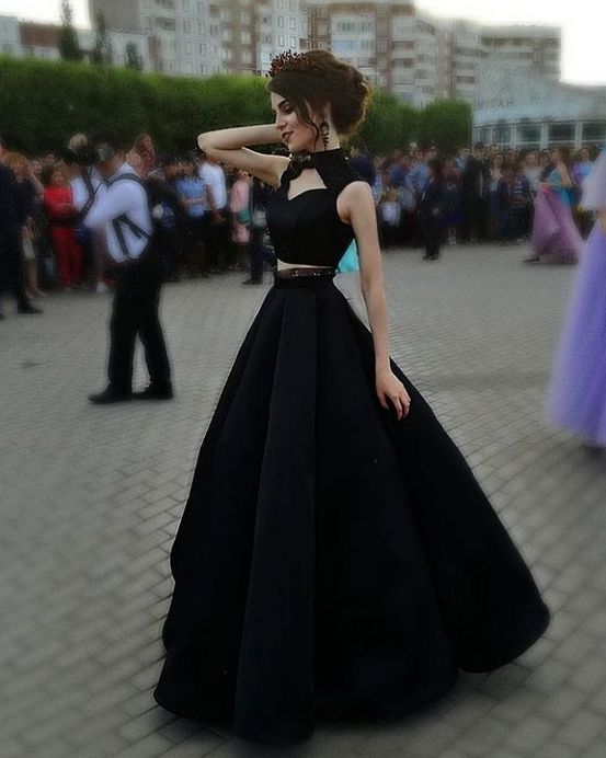 Выпускницы 2018 года в шикарных нарядах