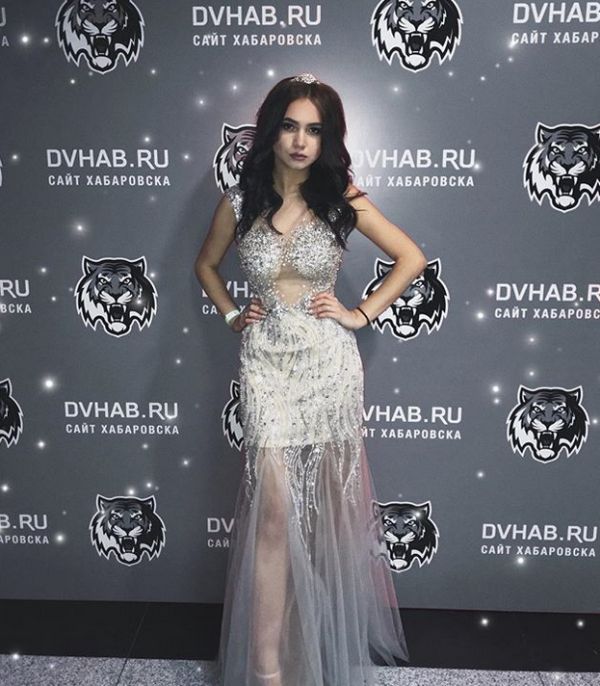 Выпускницы 2018 года в шикарных нарядах