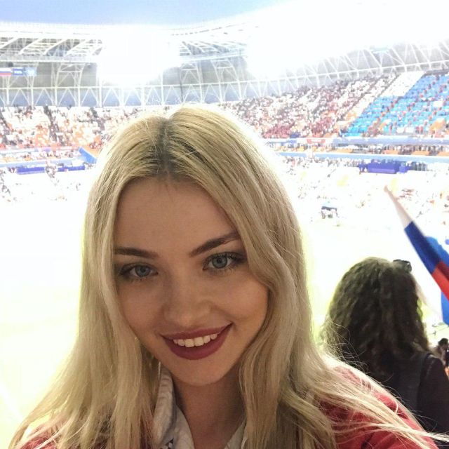 Симпатичные девушки на ЧМ по футболу 2018