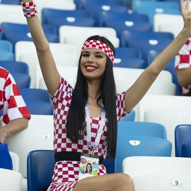 Симпатичные девушки на ЧМ по футболу 2018
