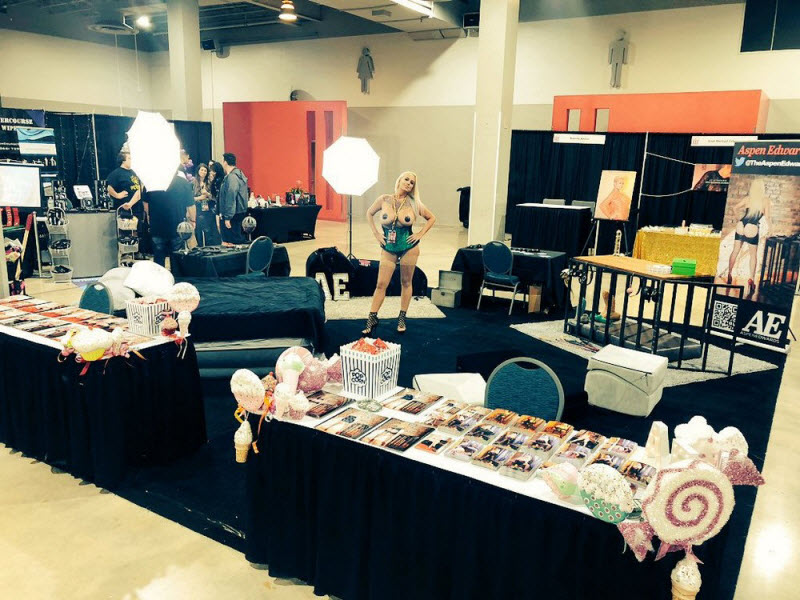 EXXXOTICA Expo в Майами