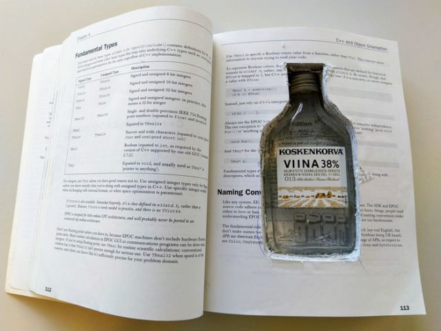 Когда хочется почитать "техническую литературу" на рабочем месте