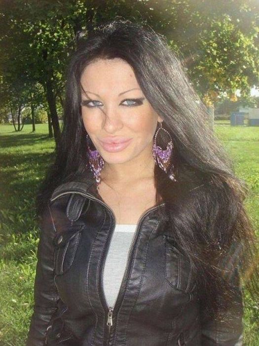 Девушки, которые переборщили с силиконом