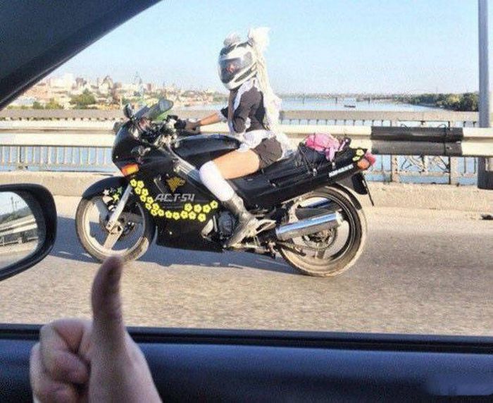 Девушки и мотоциклы