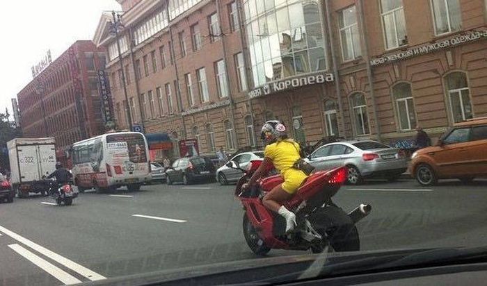 Девушки и мотоциклы