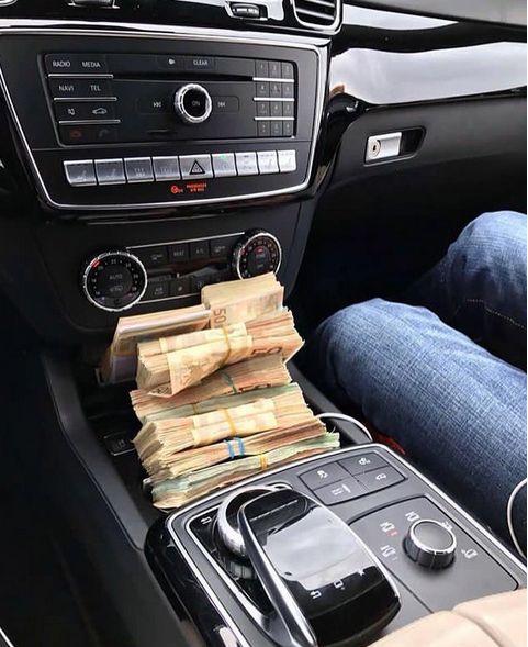 «Золотая молодежь» Албании вызвала ненависть пользователей сети