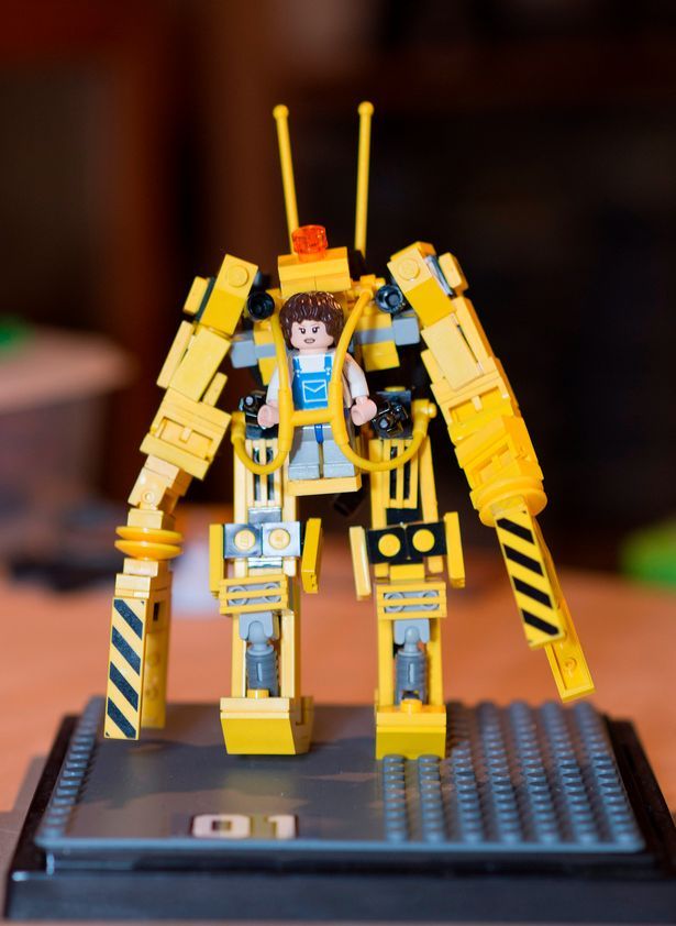 Фанат Lego занял фигурками пять сараев