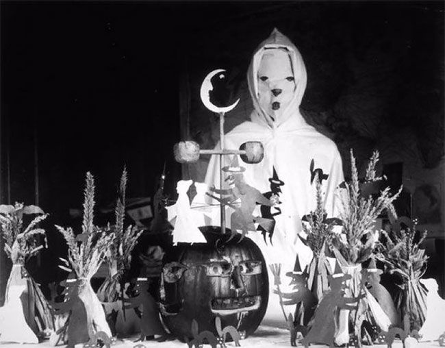 Действительно жуткие наряды на Хэллоуин 1930-х годов