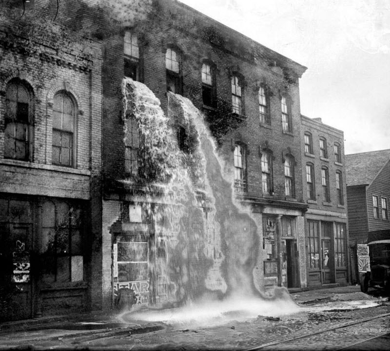 Сухой закон в США и уничтожение выпивки в 1919-1933 годах