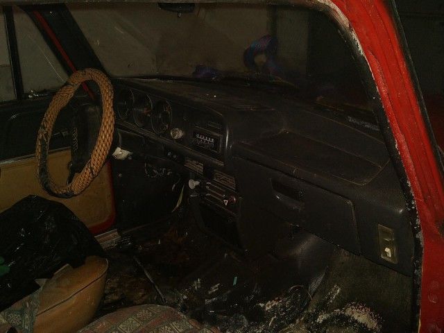 «Москвич-2140», простоявший 25 лет в сыром гараже
