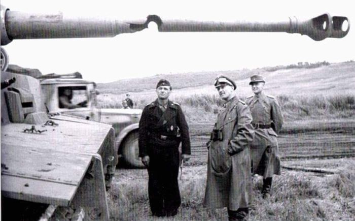 След снаряда на стволе