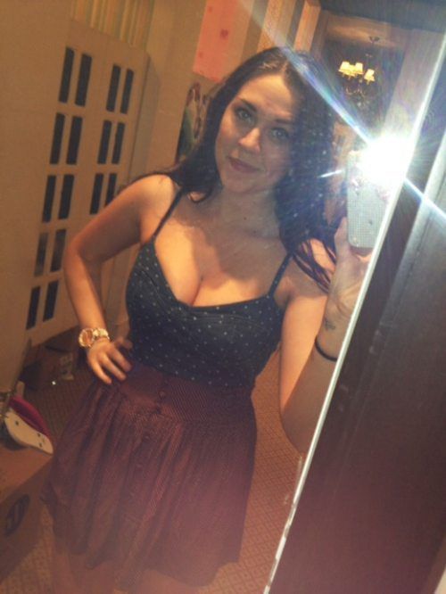 Девушки с достоинством