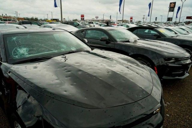 В Алабаме град повредил 380 новых Автомобилей