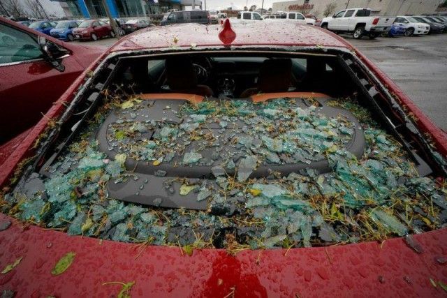 В Алабаме град повредил 380 новых Автомобилей