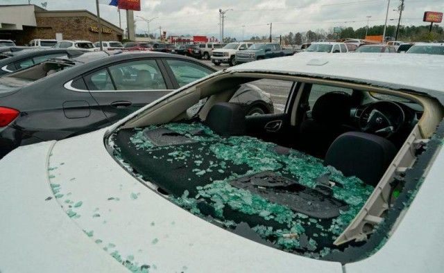 В Алабаме град повредил 380 новых Автомобилей