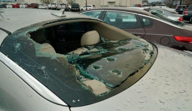 В Алабаме град повредил 380 новых Автомобилей