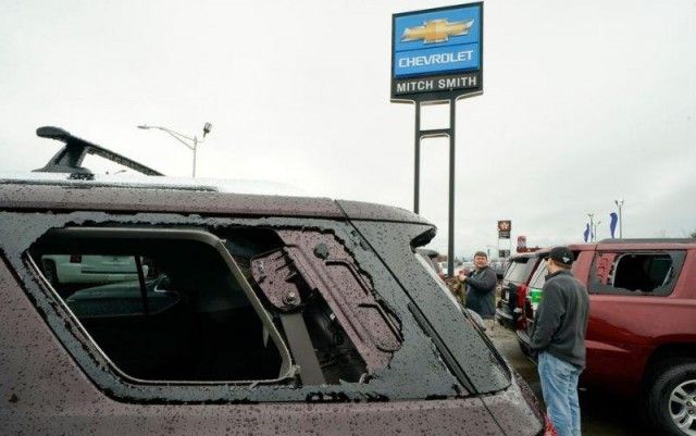 В Алабаме град повредил 380 новых Автомобилей
