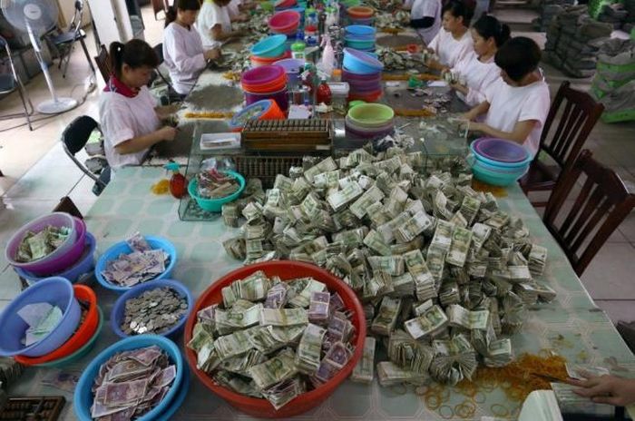 Много денег за билеты в Китае (7 фото)