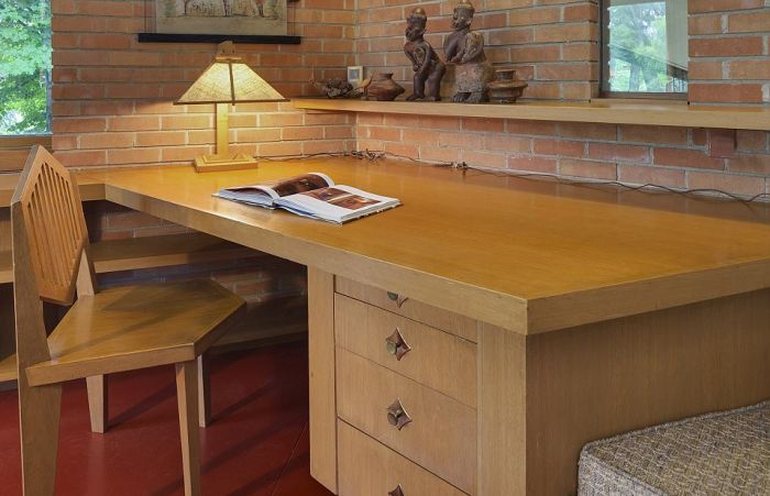 Продажа современного дома из прошлого