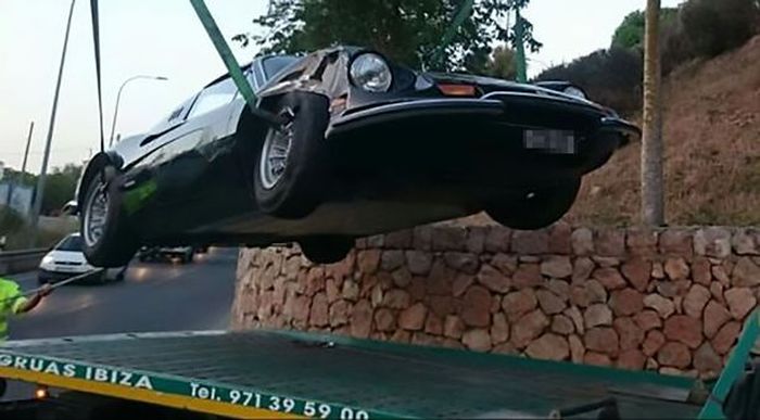 На Ибице девушка разбила Ferrari пыталась улететь с острова на самолете бойфренда