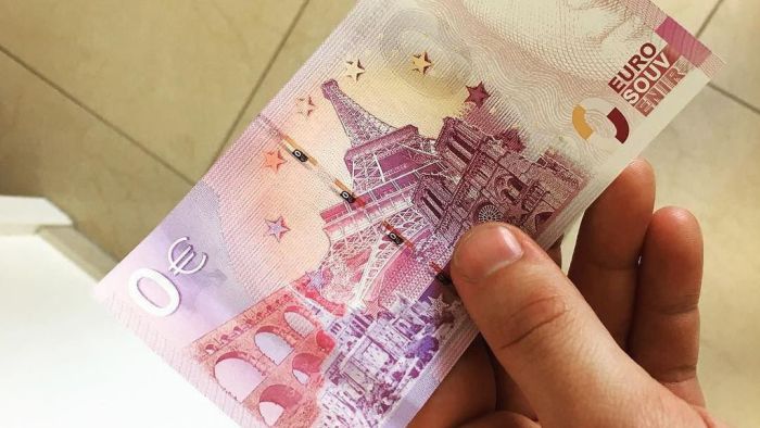 Германия выпустила купюру достоинством ноль евро