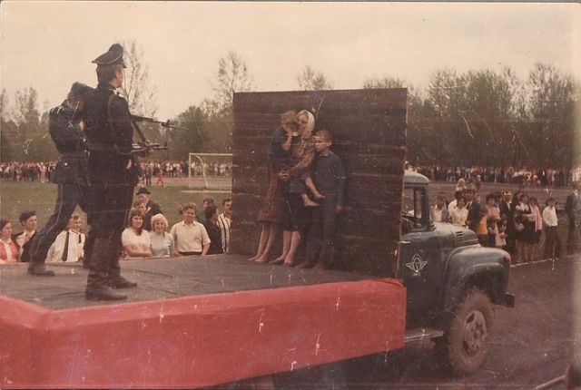 Необычные платформы во время парада к 30-летней годовщине Победы в Великой Отечественной войне