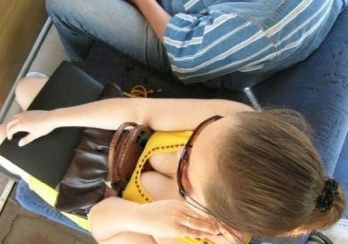 Девушки: вид сверху